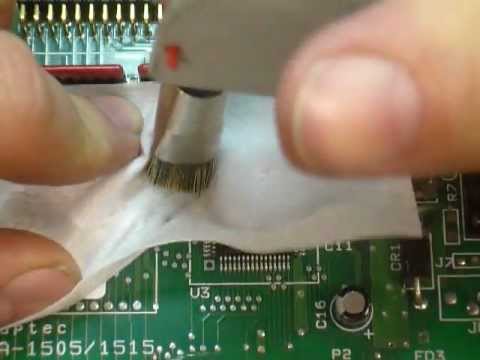Clean-Flux-from-PCB