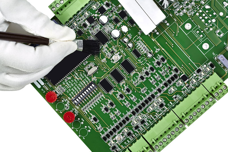 Cleaning using ESD brush